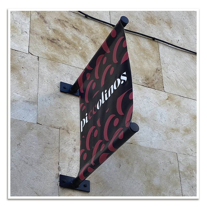 decora-tu-mundo-banderola-de-lona-con-mastiles-foto6